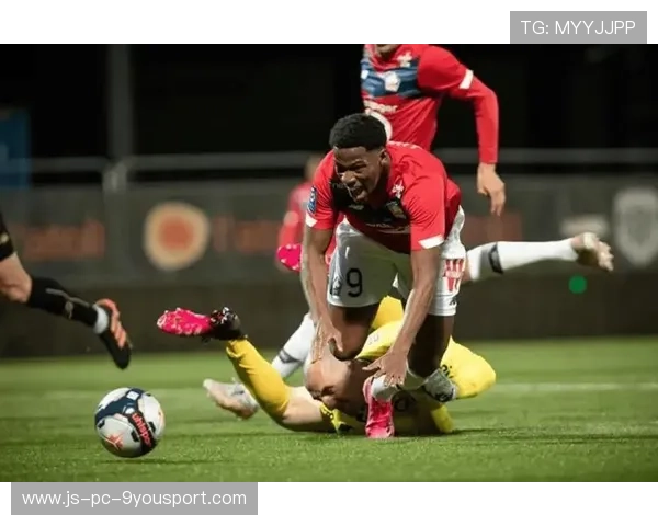 法甲巴黎中场连续渗透，锋线连续冲杀对方防线：一场关于控场与爆发的现代战术解读